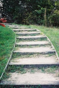 Upper steps to vista close up 437713-R1-013-5_004